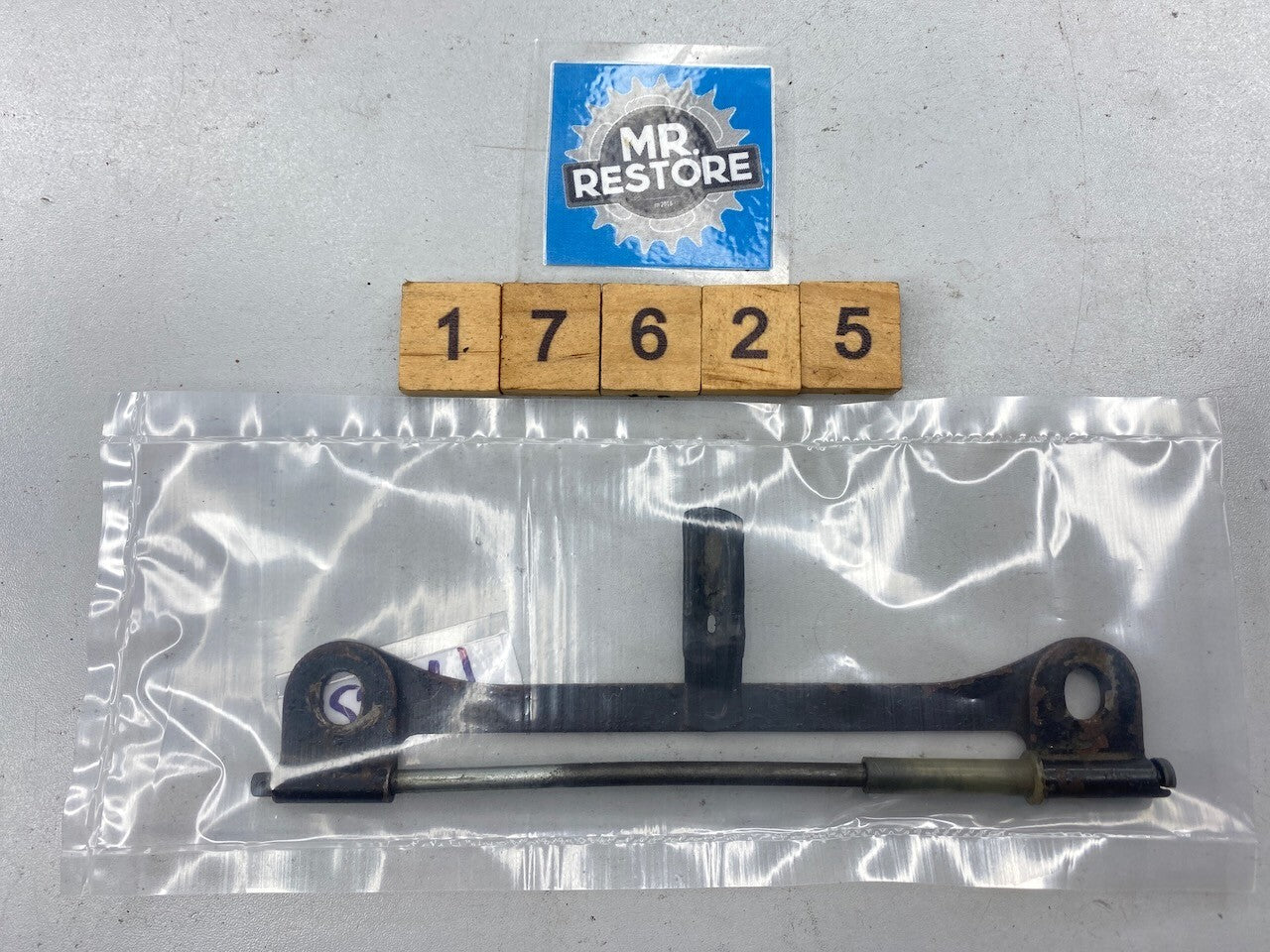 Honda GL1000 Goldwing 1976-79 Shelter Hinge 50414-371
