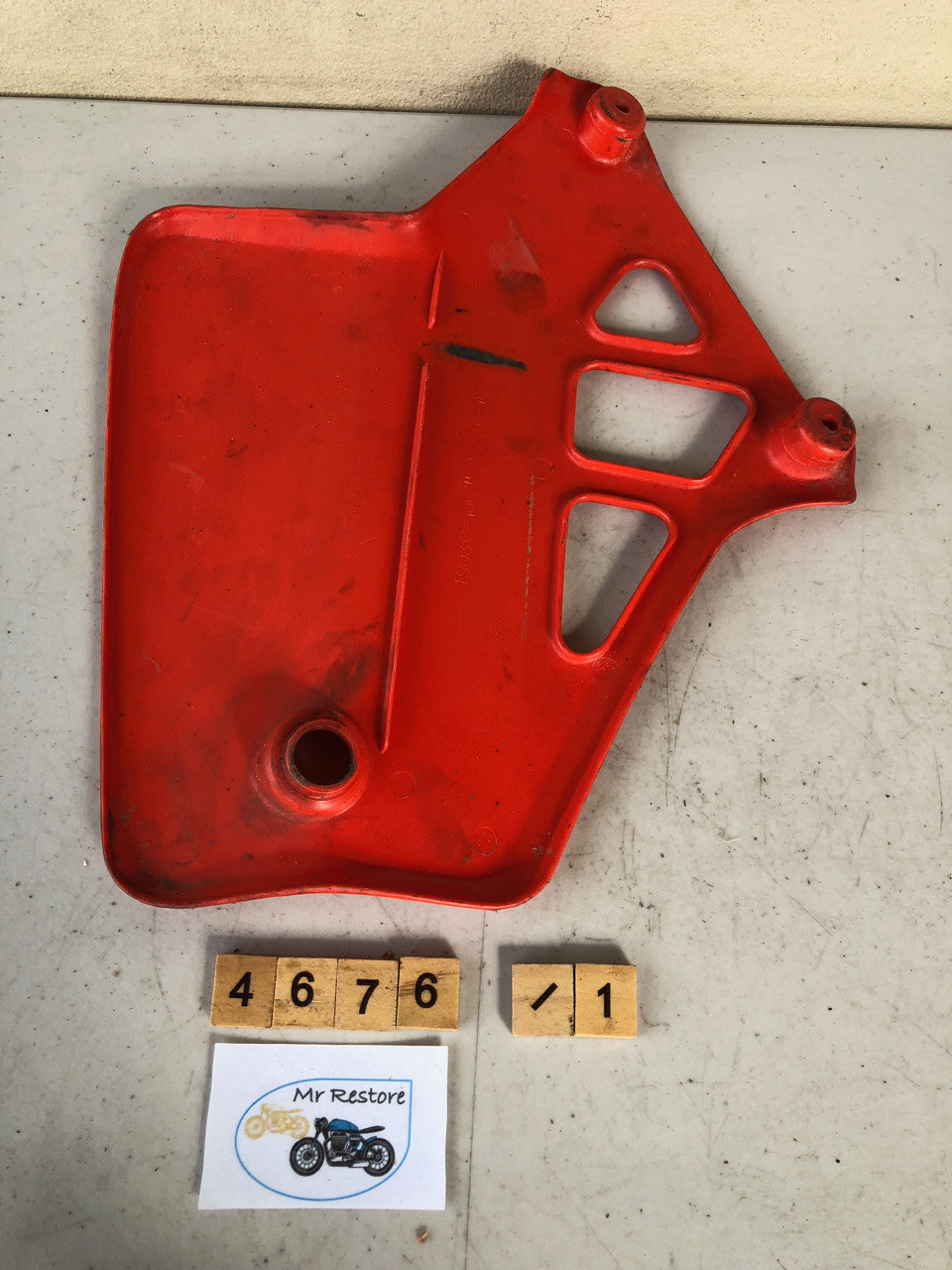 Honda CR125 R 1984 Right Hand Shroud Radiator OEM - 19030-ka3n-7330