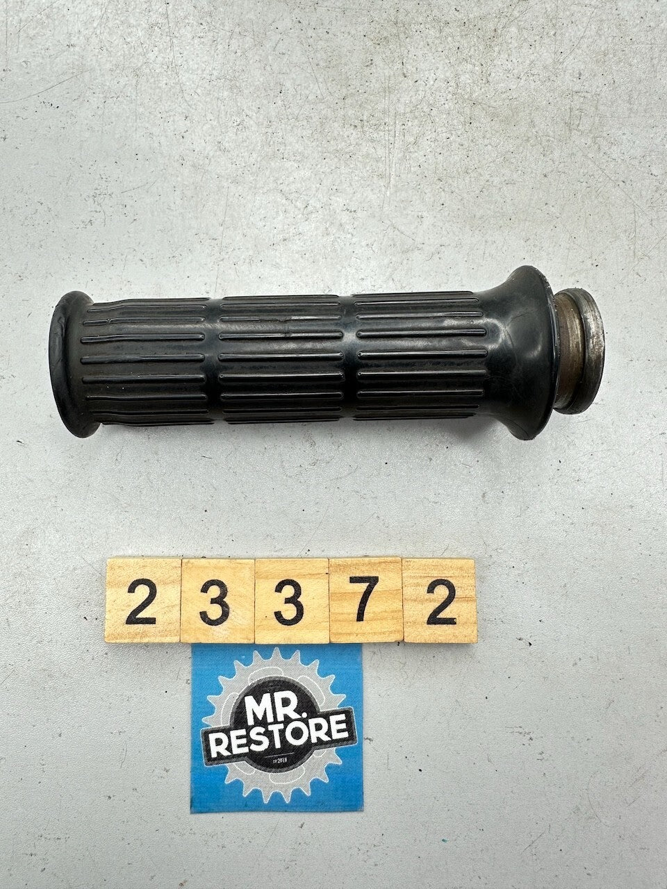 Yamaha V70 V80 V90 OEM Throttle Tube Grip