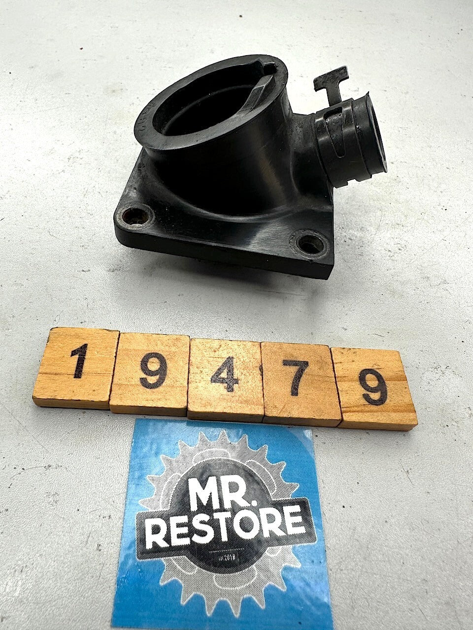 Yamaha RZ250 RZ350 RD350 RD250 YPVS 1983-88 Carburettor Joint Manifold 31J-13565