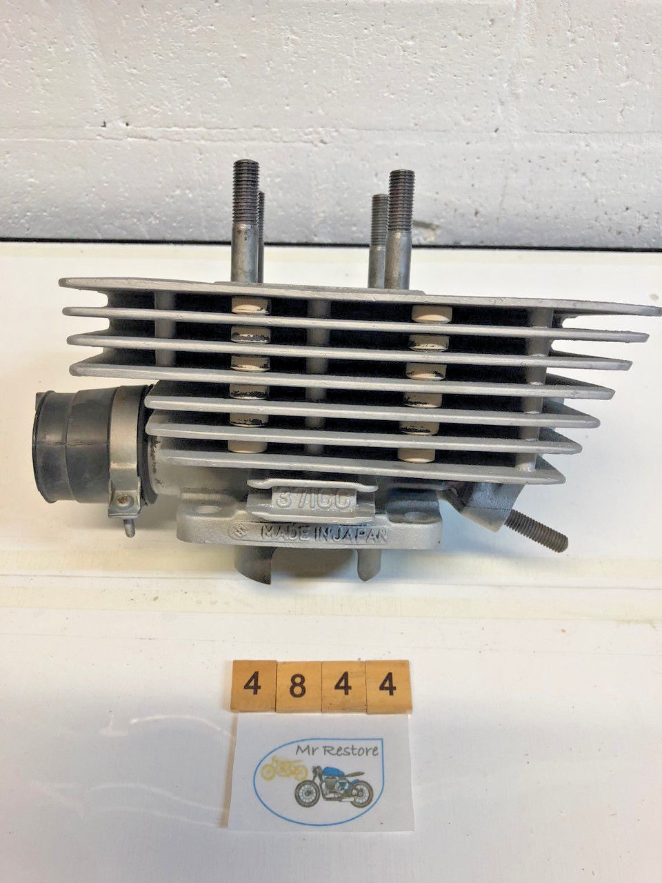 Suzuki GT380 R/H Cylinder on original 54mm - Bead Blasted