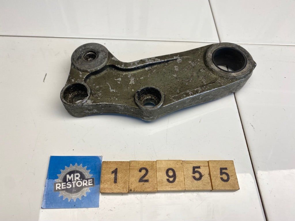 Kawasaki GPZ900R ZX900 Rear Brake Caliper Holder 43044-1060
