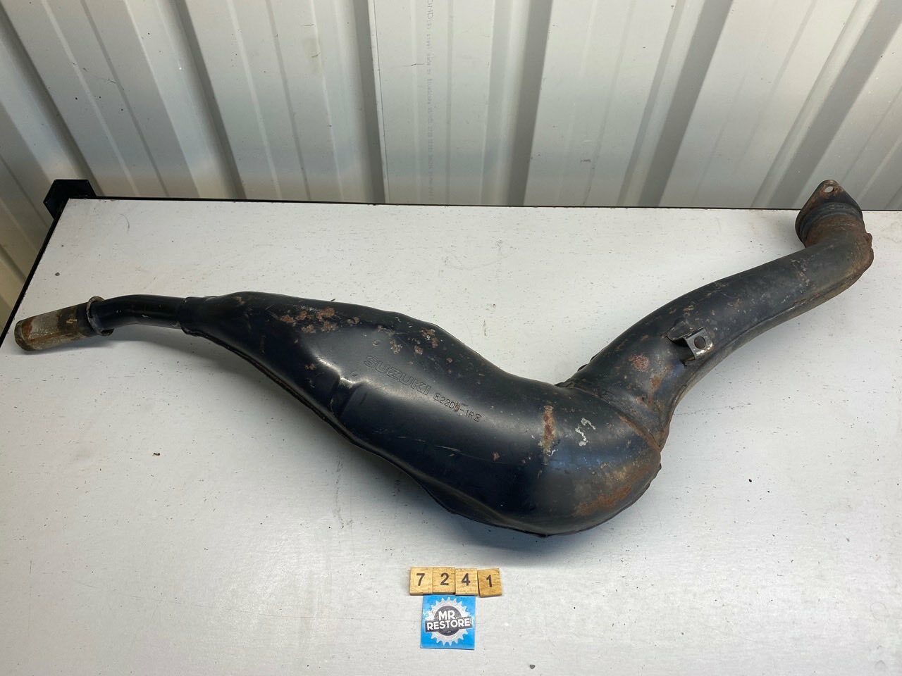 Suzuki RGV250 Original Exhaust Pipe OEM 22D0-1R