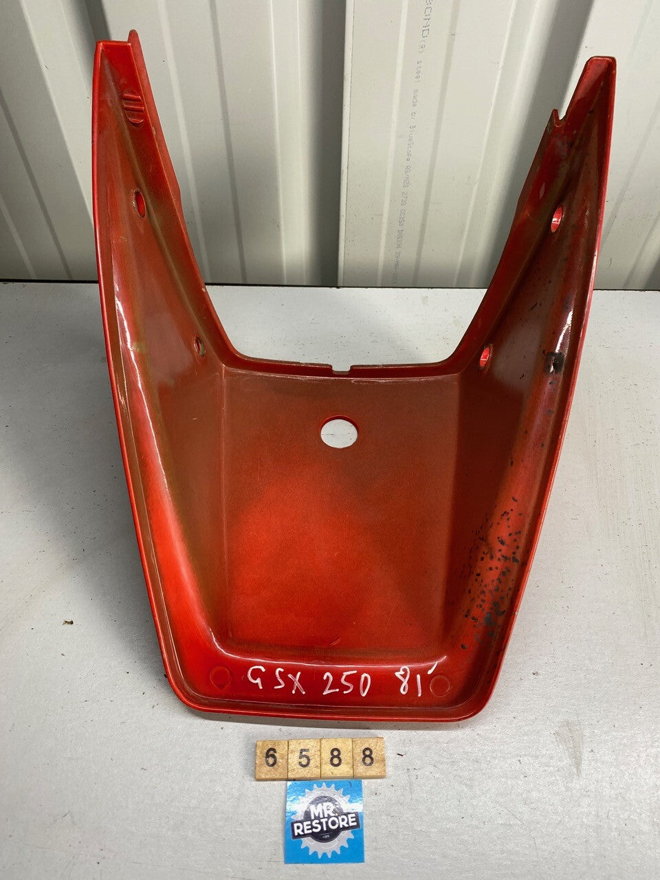 Suzuki GSX 250 1981 Tail Piece