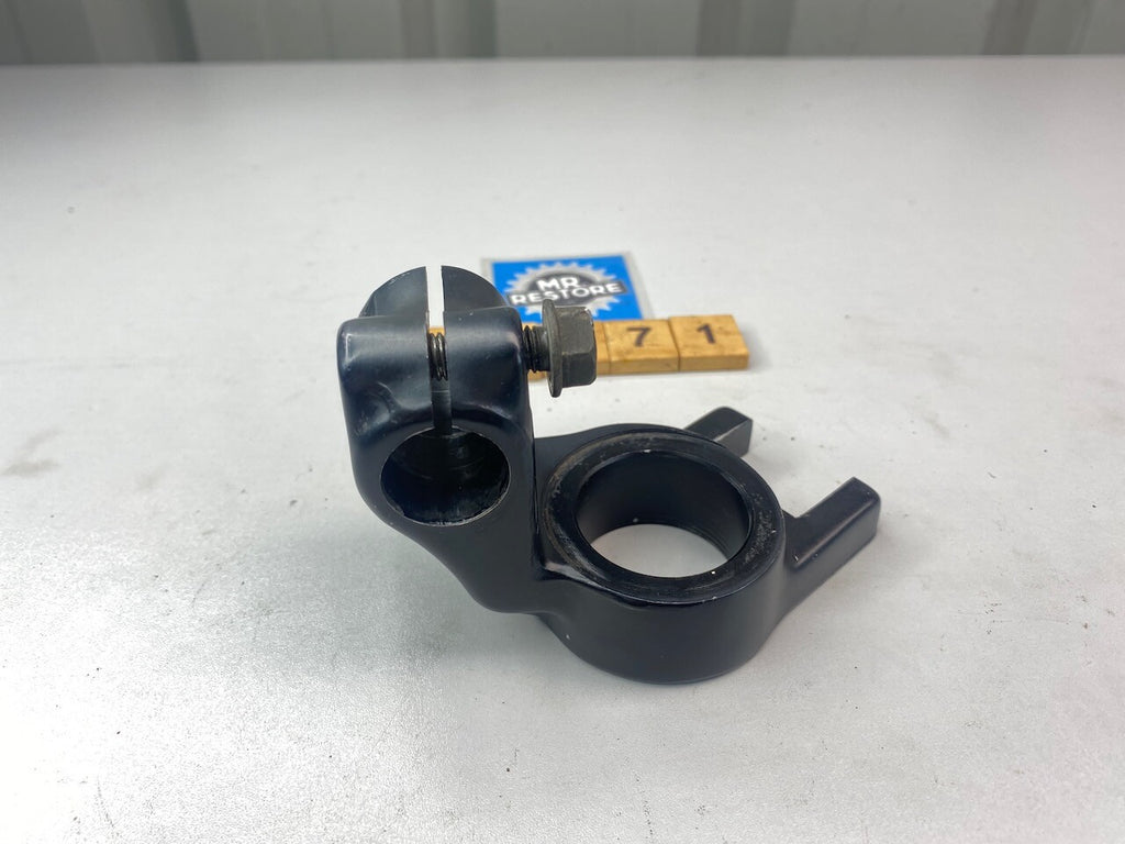 Kawasaki GPZ1100 ZX R/H Handlebar Mount 32mm