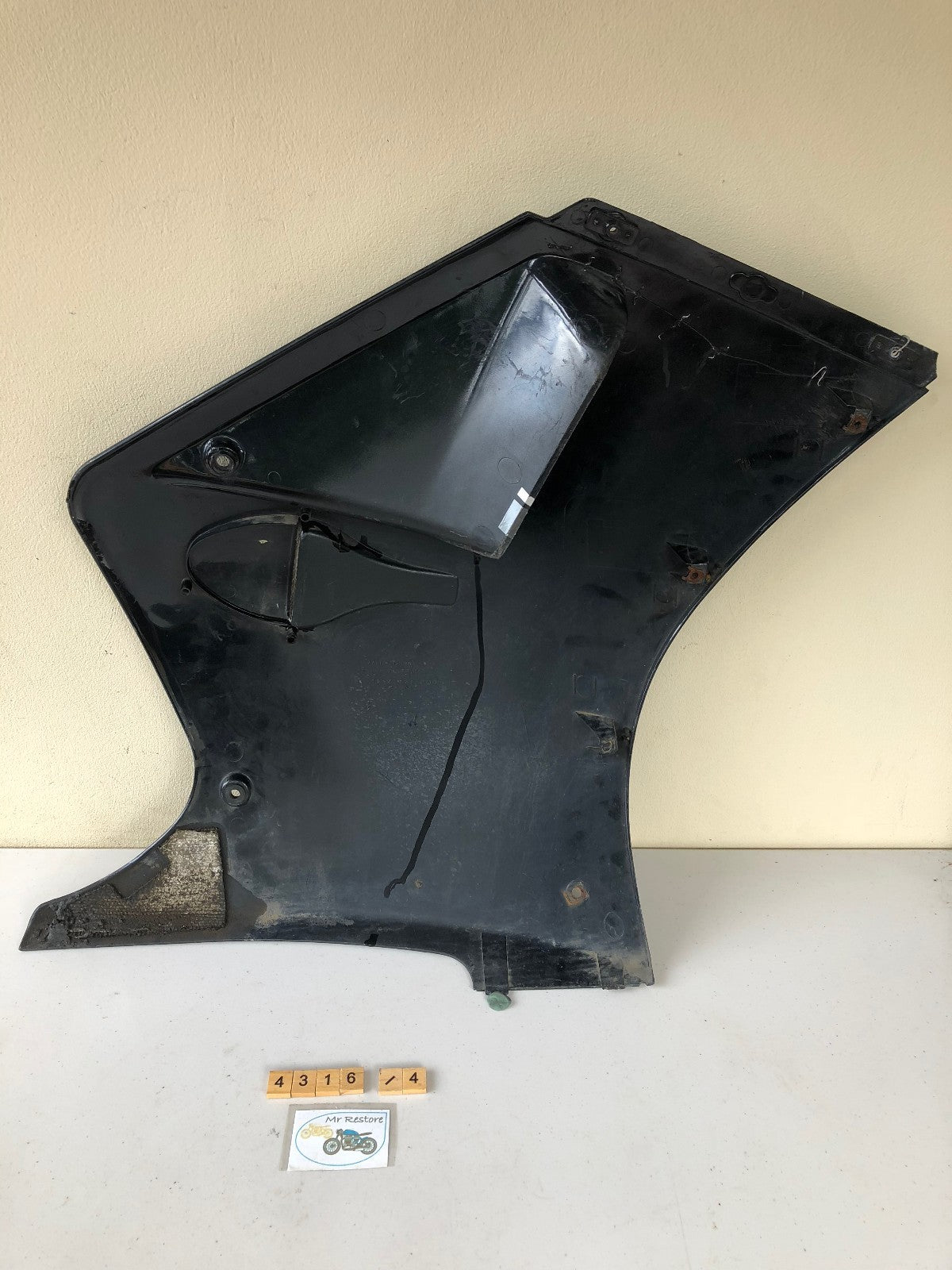 Suzuki RGV250 K L Side Panel 94481-12C00 L/H 1988-89 - 5 Available