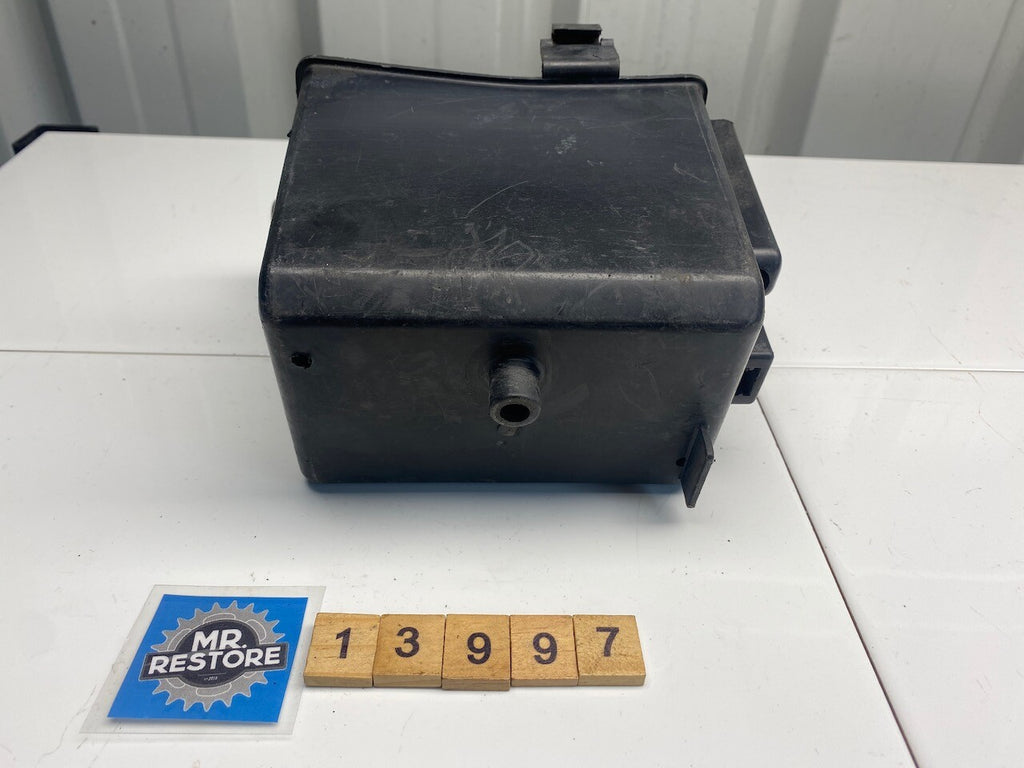 Yamaha FZR1000 1989-90 Battery Holder Box 3GM-21240