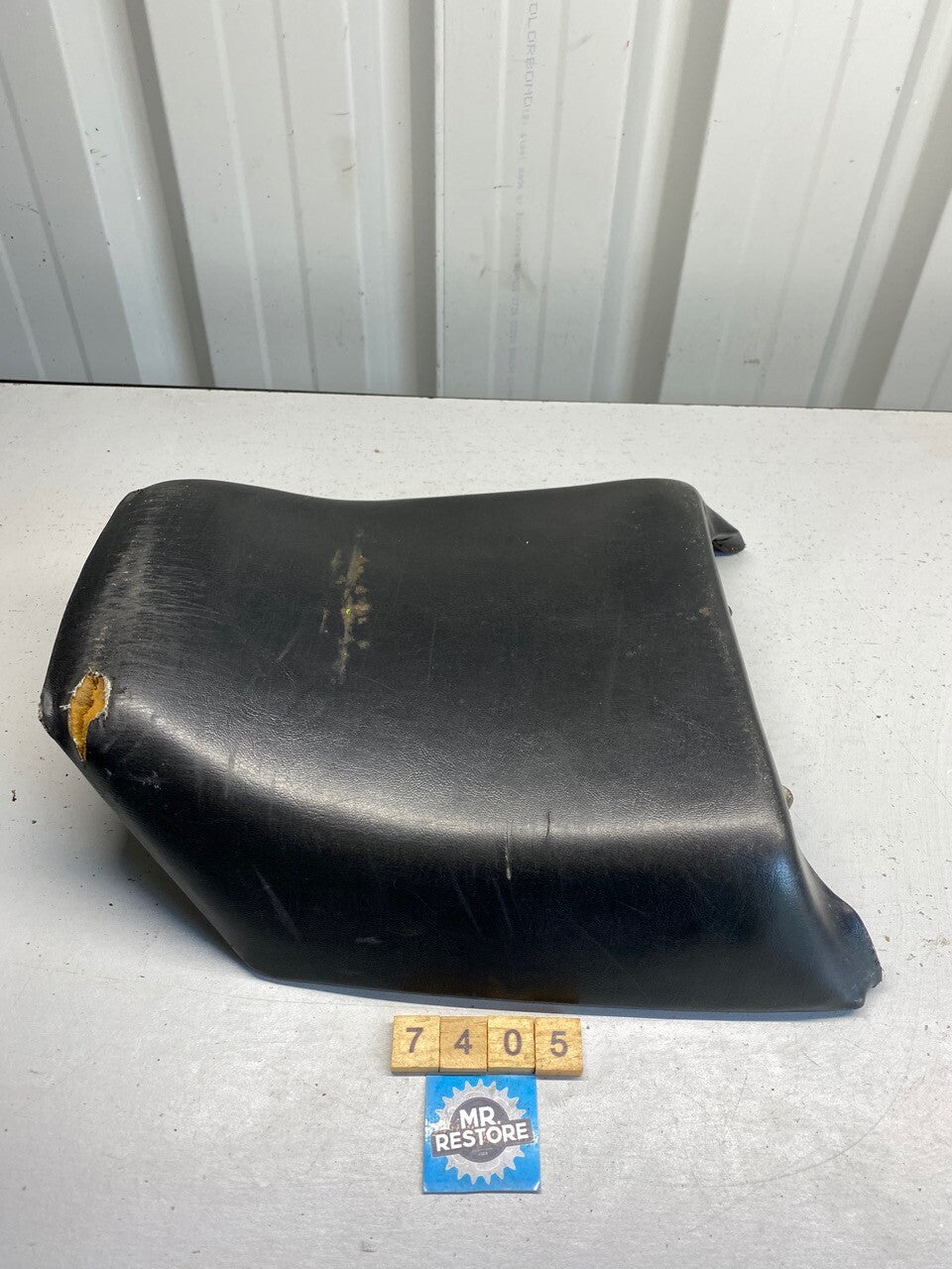 Suzuki GSXR1100 1990 45300-17C-01 Pillion Seat