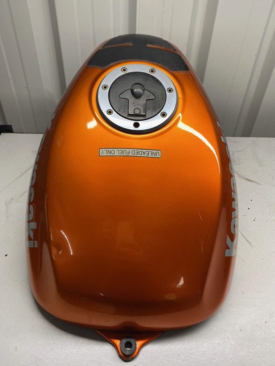 Kawasaki ZZR250 EX250H Ninja Fuel Tank & Cap (no key)