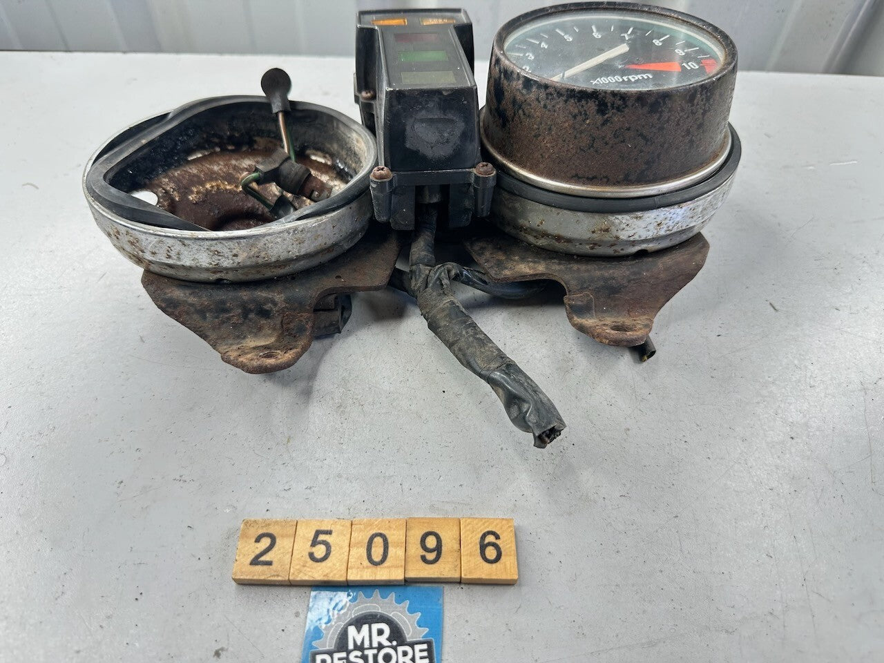 Honda CX500 C D Tachometer, Lights & Mount Bracket 37250-449-008