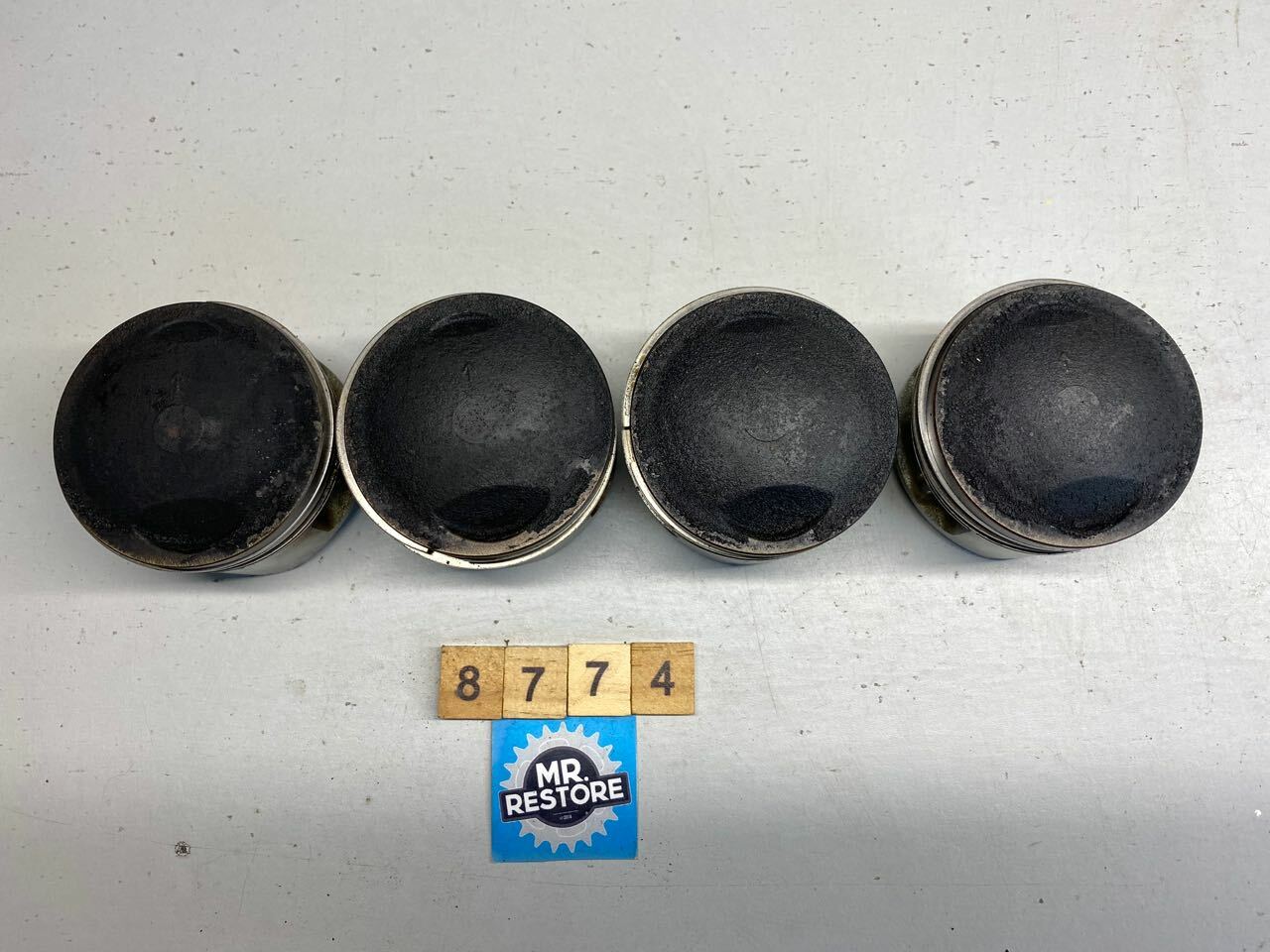 Yamaha XJ900S Diversion 4 x Pistons (on standard 68.5mm) 4KM-11631-00-A0