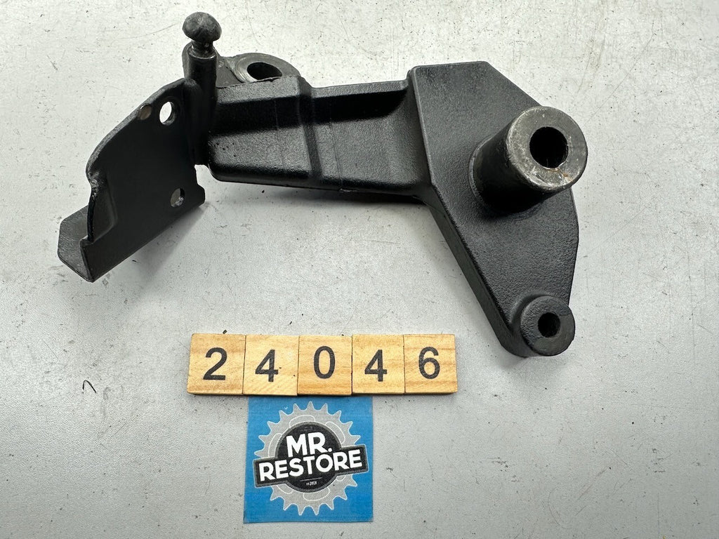 Triumph Daytona Speed Triple Sprint Trident - Footrest Side Stand Pivot Bracket