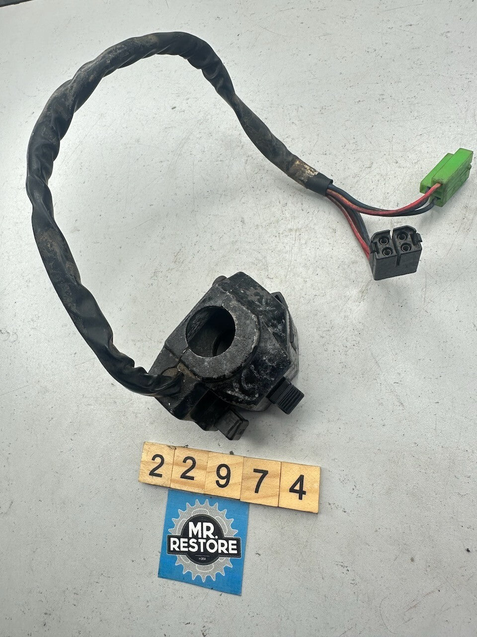 Yamaha XZ550 XS400 RK XS250 R/H Handlebar Switch