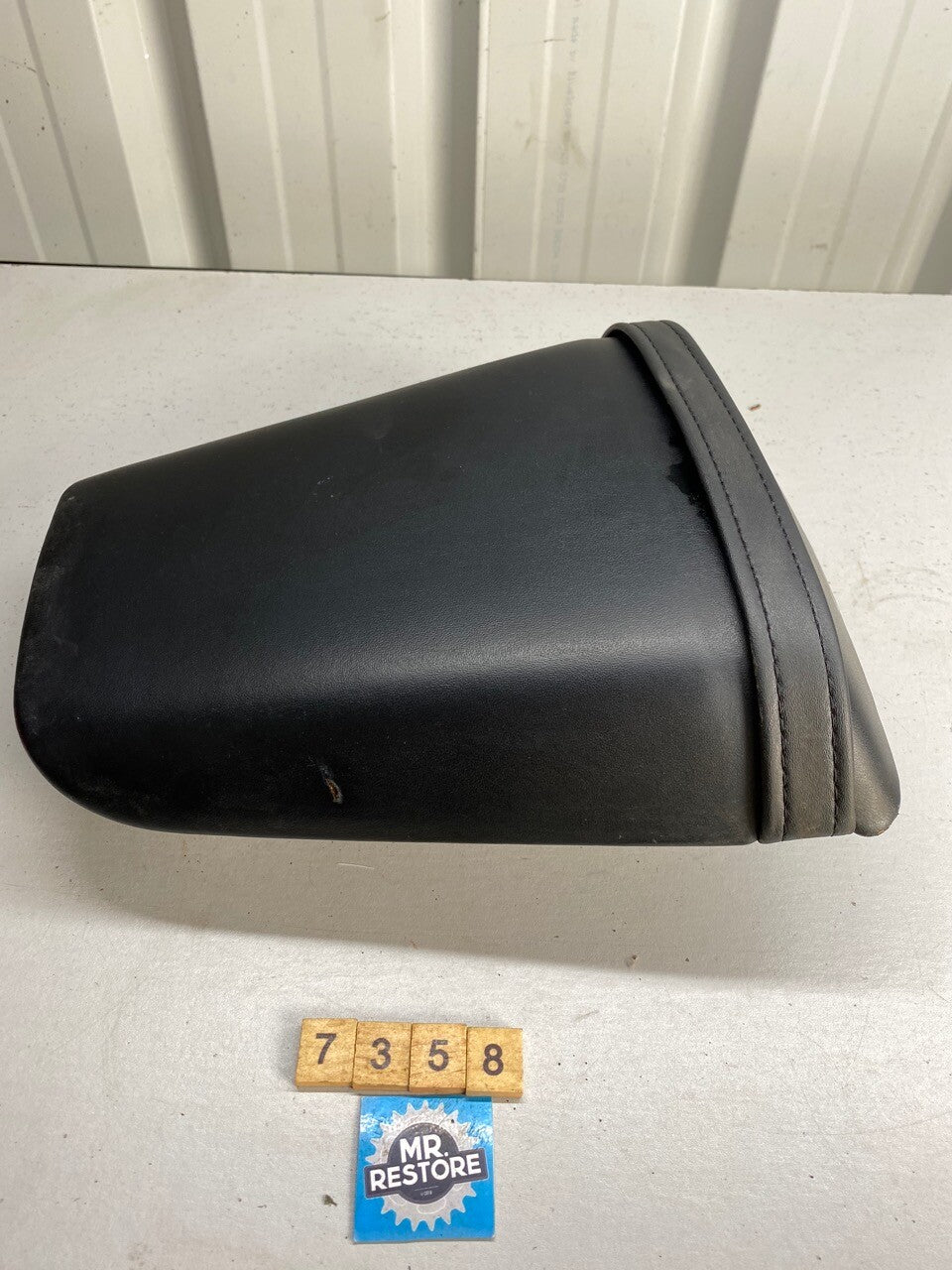 Honda 600F Pillion Seat - MBW