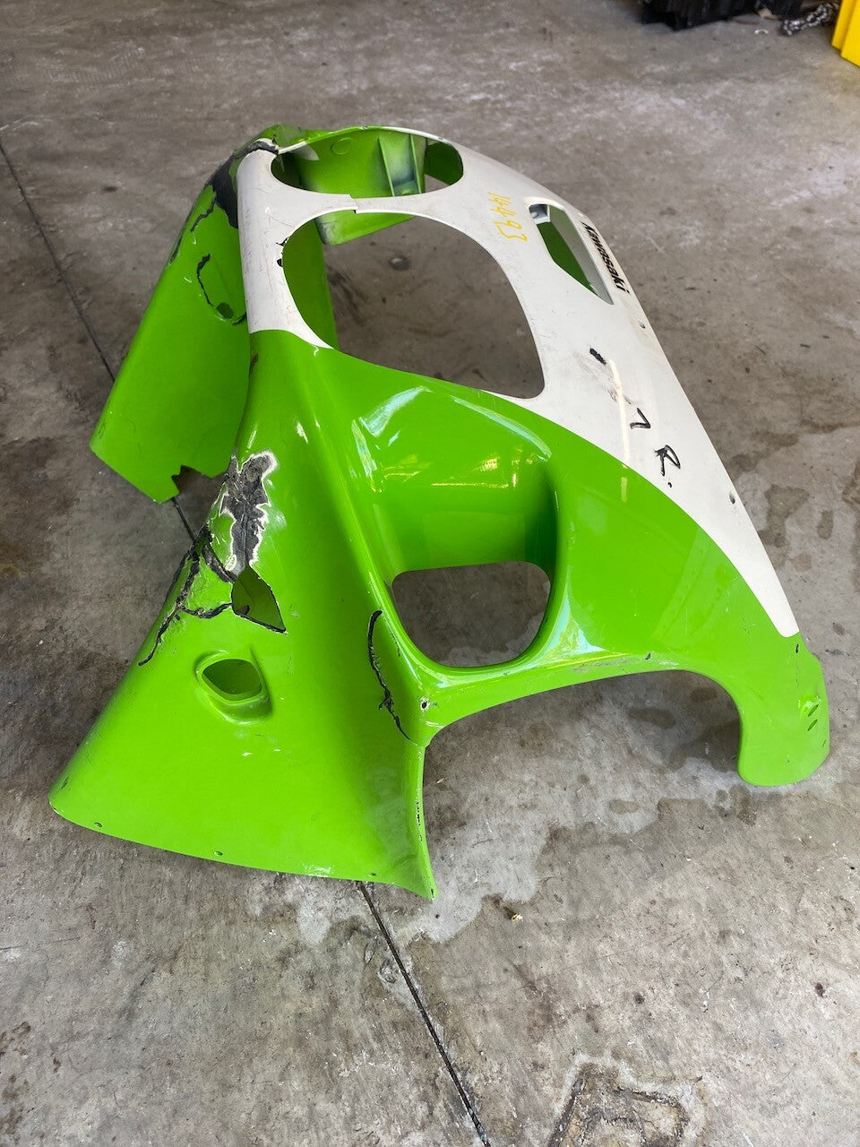 Kawasaki ZX7R Front Fairing 55028-1343 - (Damaged)