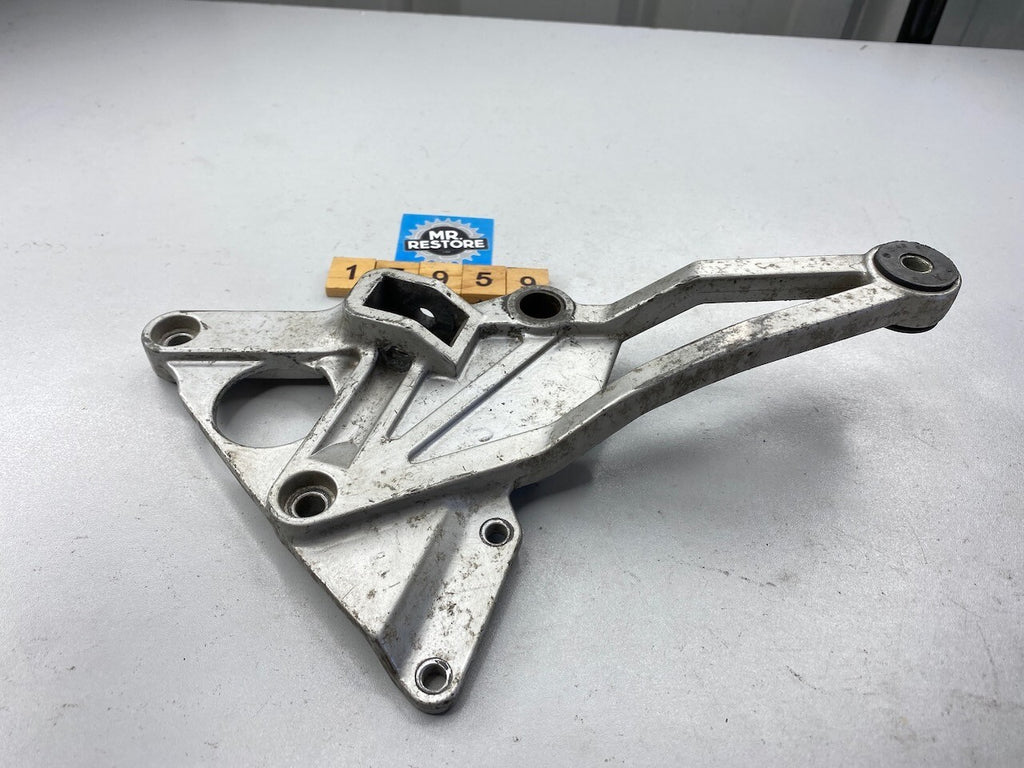 Suzuki GSX250 Across R/H Footrest Bracket 43810-24D00-13L