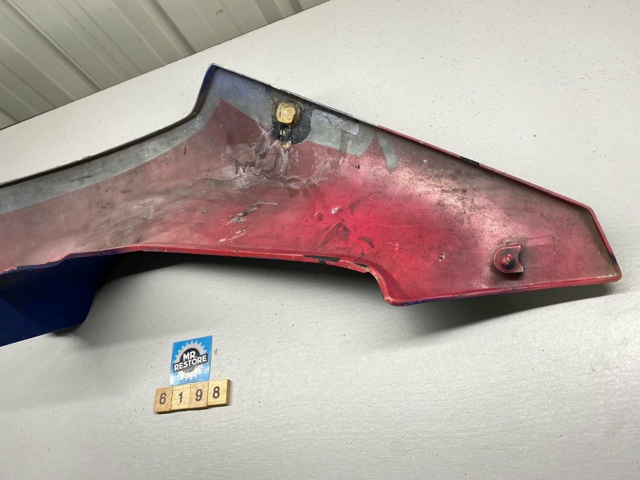 Suzuki RGV 250 R/H Side Cover 47111-12C0
