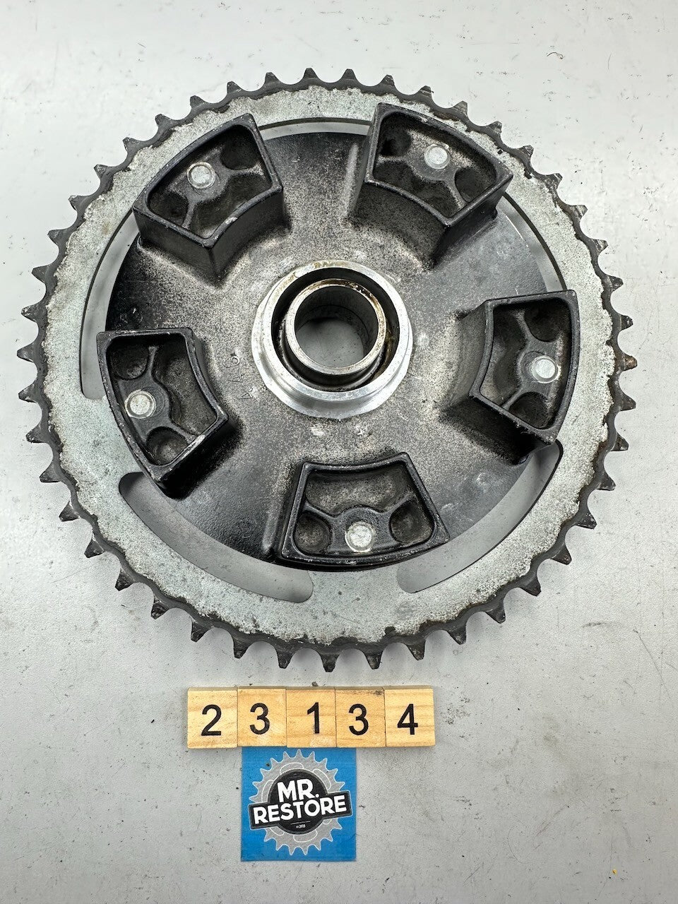 Suzuki GSXR750 GSXR600 GSX1250 GSF1250 GSF1200 Rear Sprocket Hub 64610-44G00