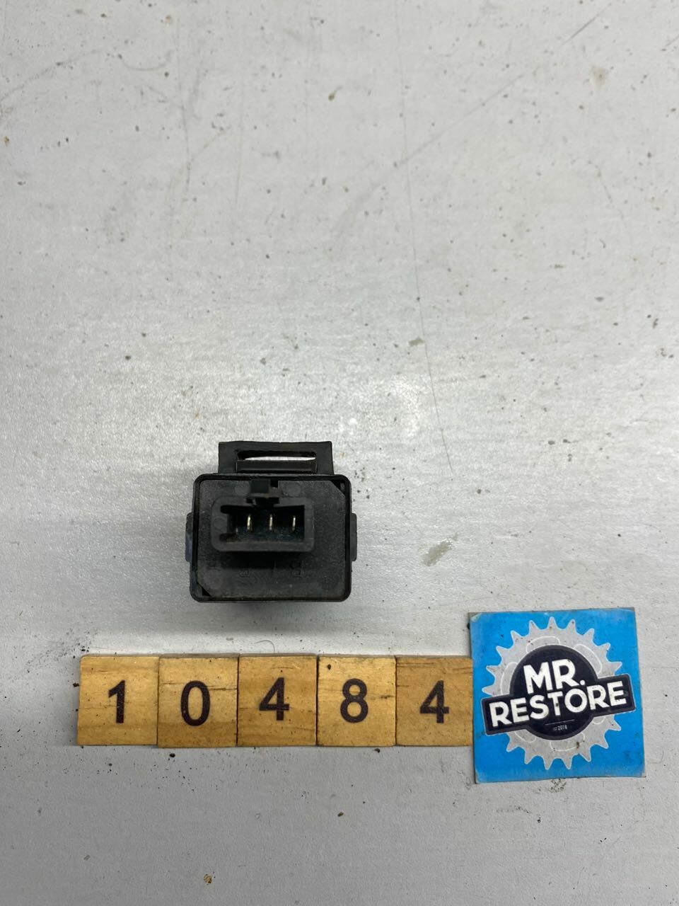 Kawasaki OMRON G8A-101-03 Flasher Relay ZZR600 GPX600 etc.