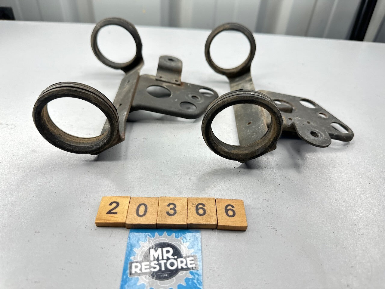 Suzuki DR350 '90-99' DR250 '90-95' Pair of Headlight Mount Fork Brackets Ears