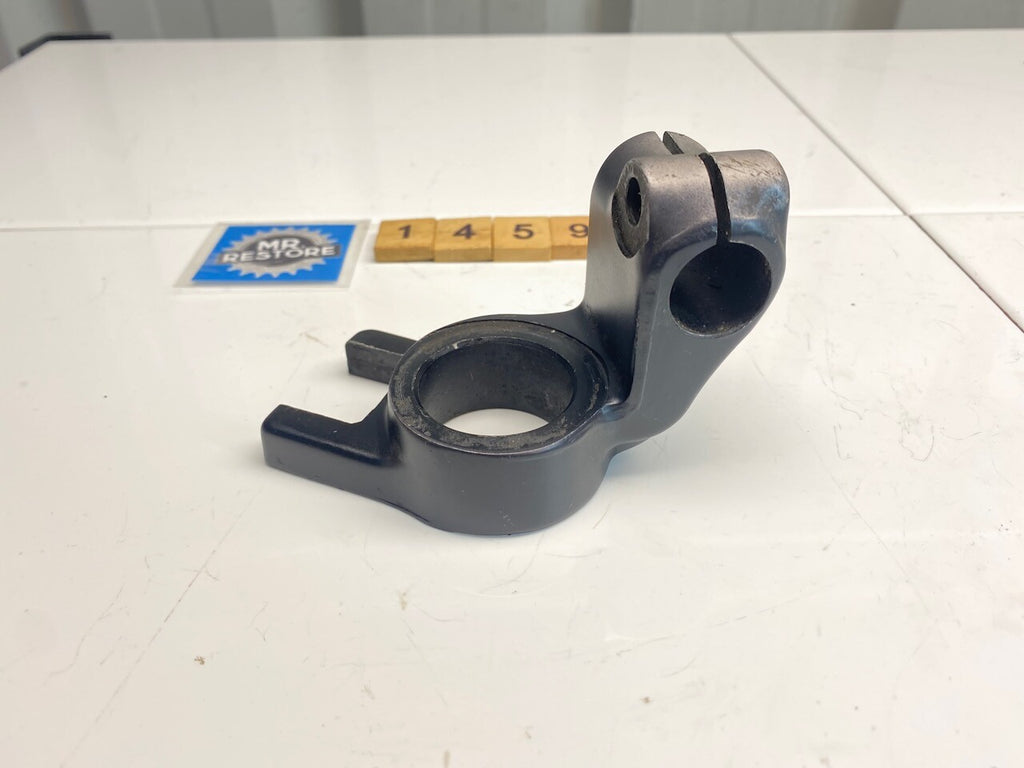 Kawasaki GPZ1100 ZX R/H Handlebar Mount 32mm