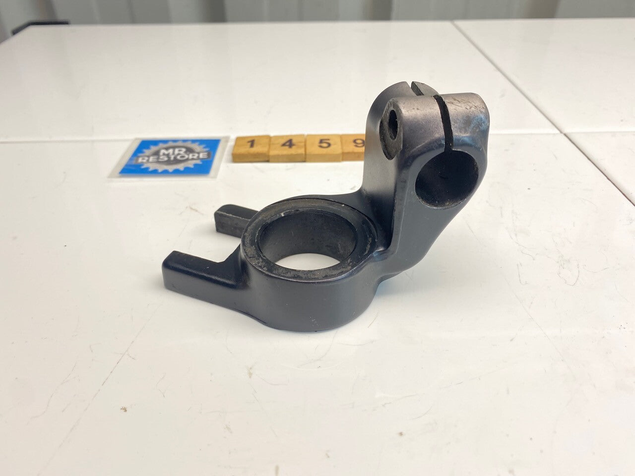 Kawasaki GPZ1100 ZX R/H Handlebar Mount 32mm
