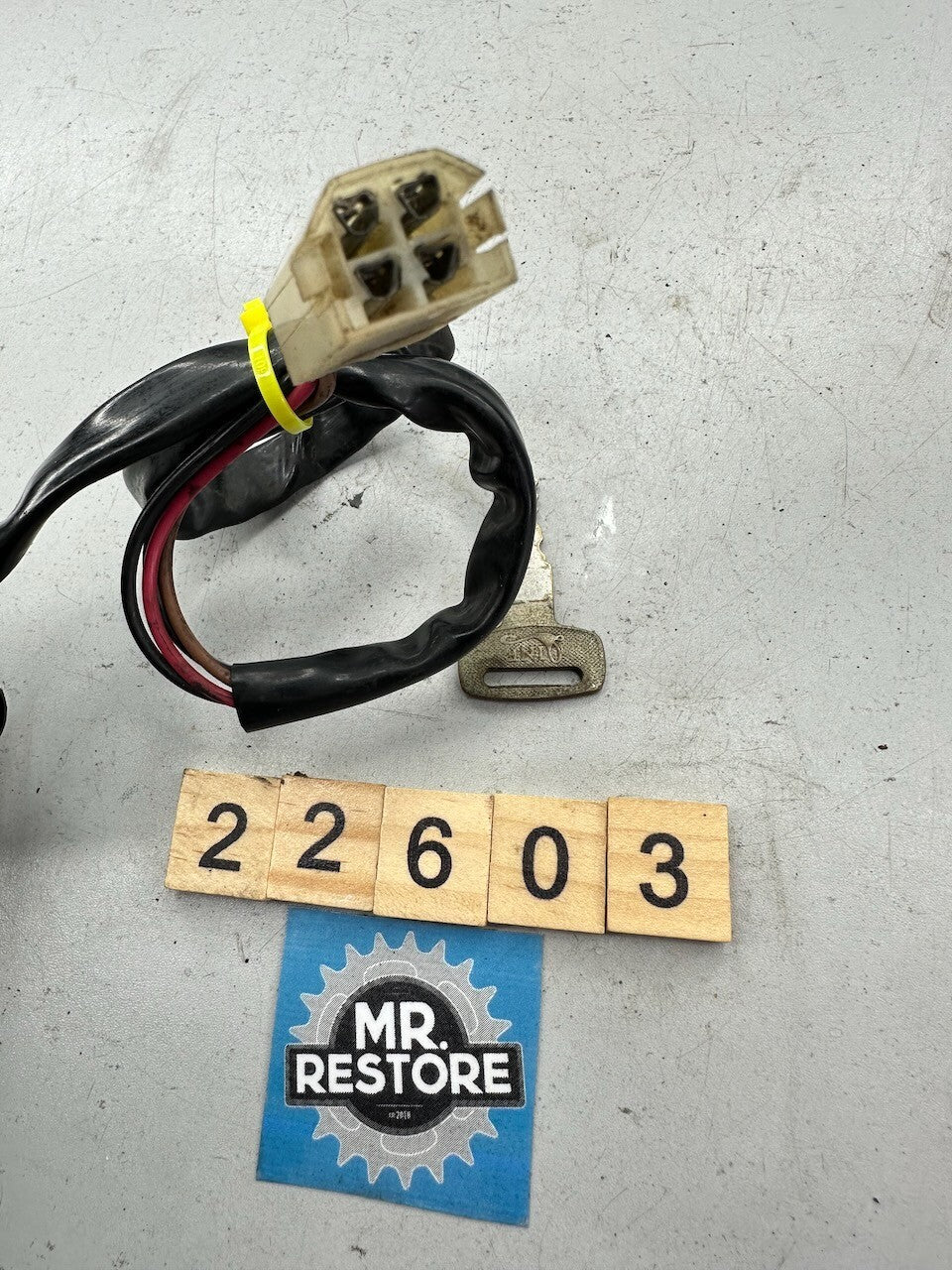 Yamaha DT175 DT250 OEM Ignition Switch & 1 key