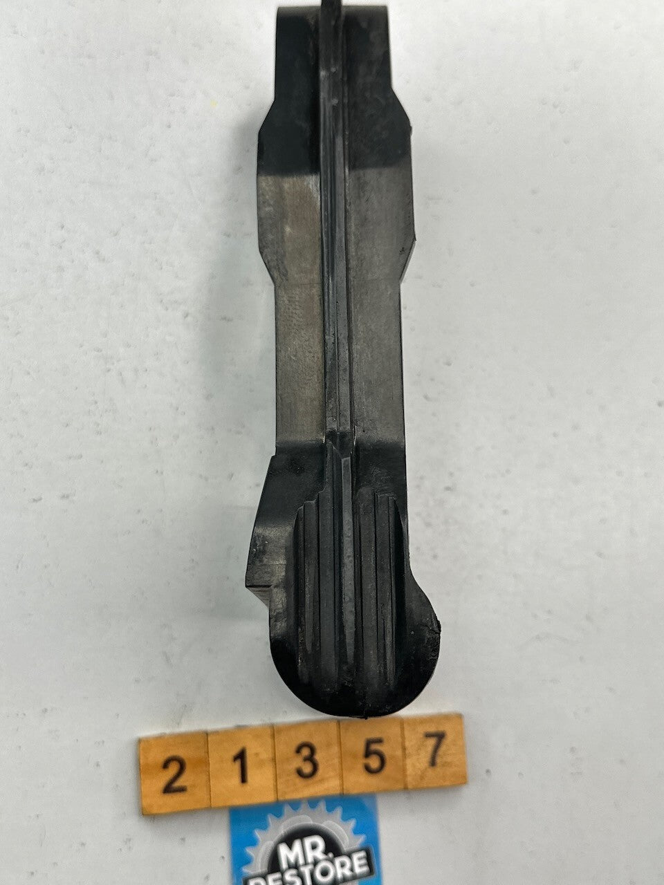 Yamaha TZR250 11986-88 1KT 2MA OEM Chain Swingarm Protector Slider & Fixings