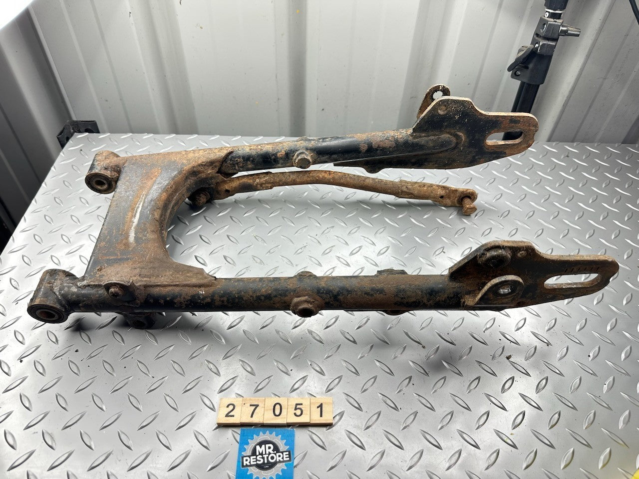Yamaha AG100 1975 Swing Arm & Torque Bar