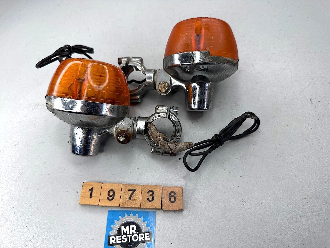 Honda (CB? CL?) Vintage Classic Motorcycle Handlebar Mounting Indicators Tested