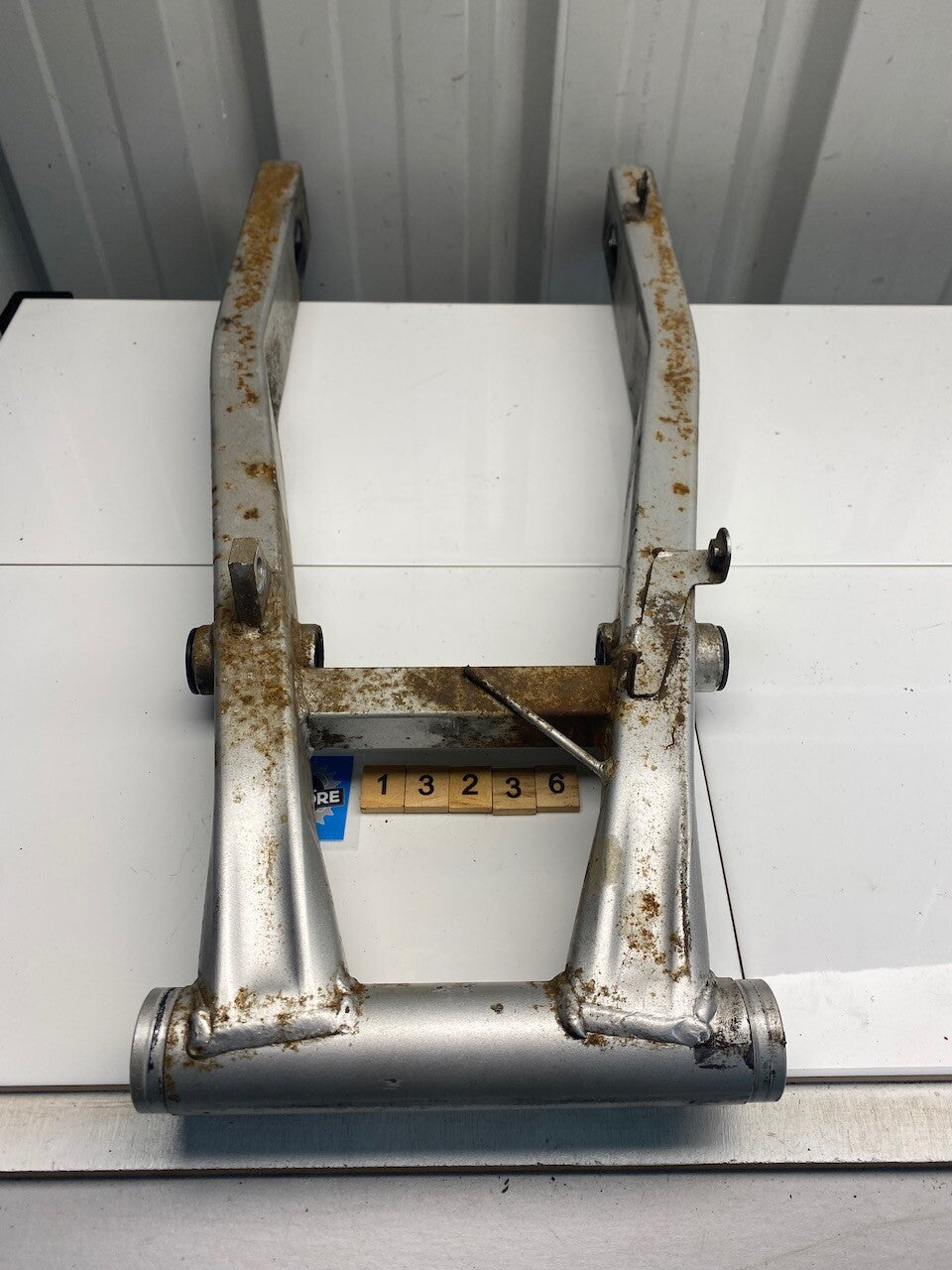 Yamaha FZR250 2KR 1987 Swing Arm 2KR-22110-00-35
