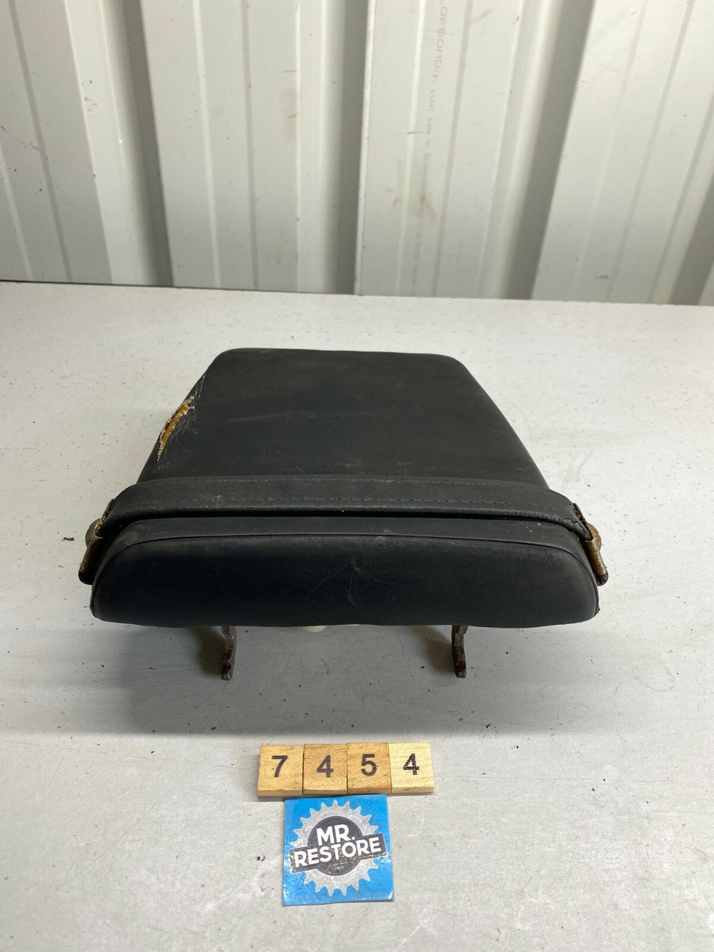 Yamaha FZR250 2KR 3HX Pillion Passenger Seat & Strap 2KR-24750 & 2KR-24734