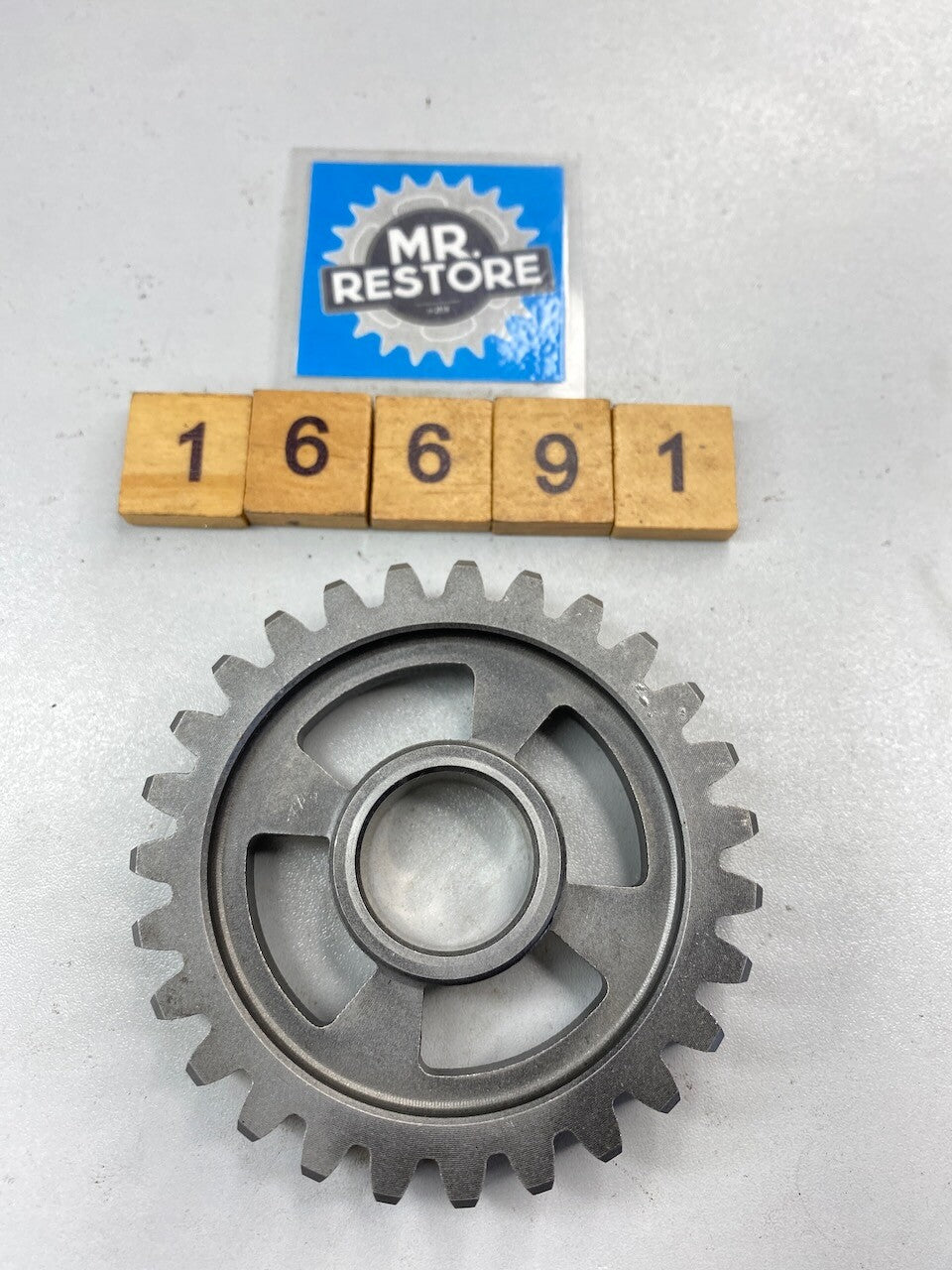 Suzuki RGV250 1989-96 1st Driven Gear (27T) 24311-12C02