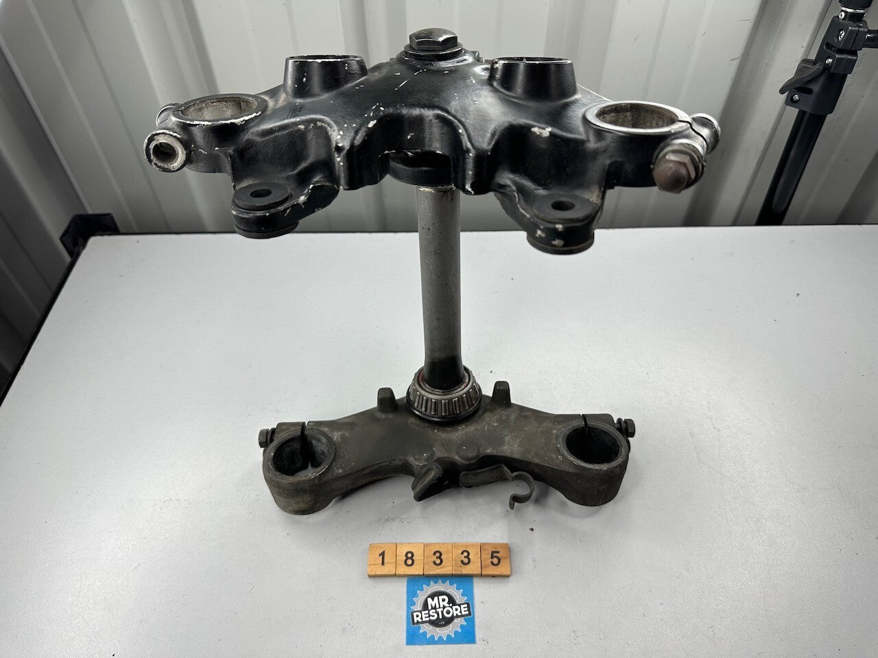 Suzuki GR650 1983-84 Steering Triple Tree Fork Clamp