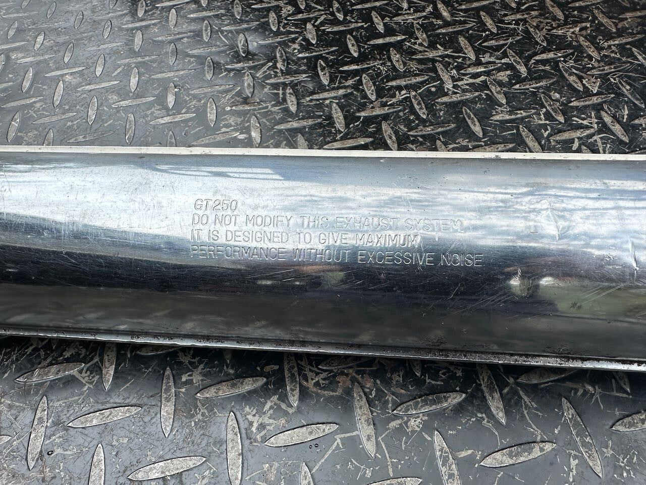 Suzuki GT250 L/H Exhaust Pipe Silencer Muffler & Baffle