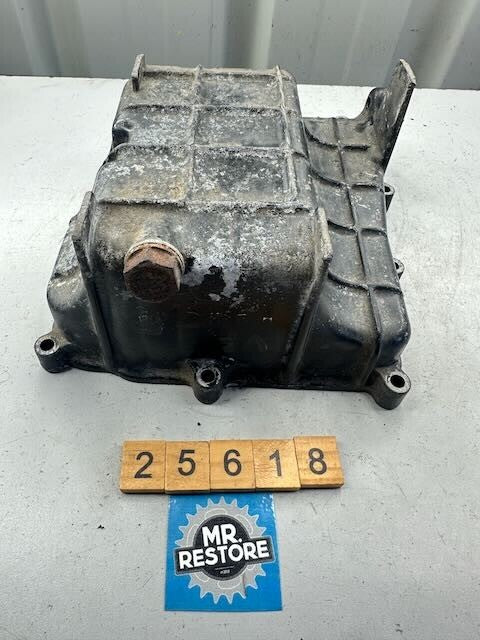 Honda VF1000F Oil Pan Sump 11210-MB6-P00