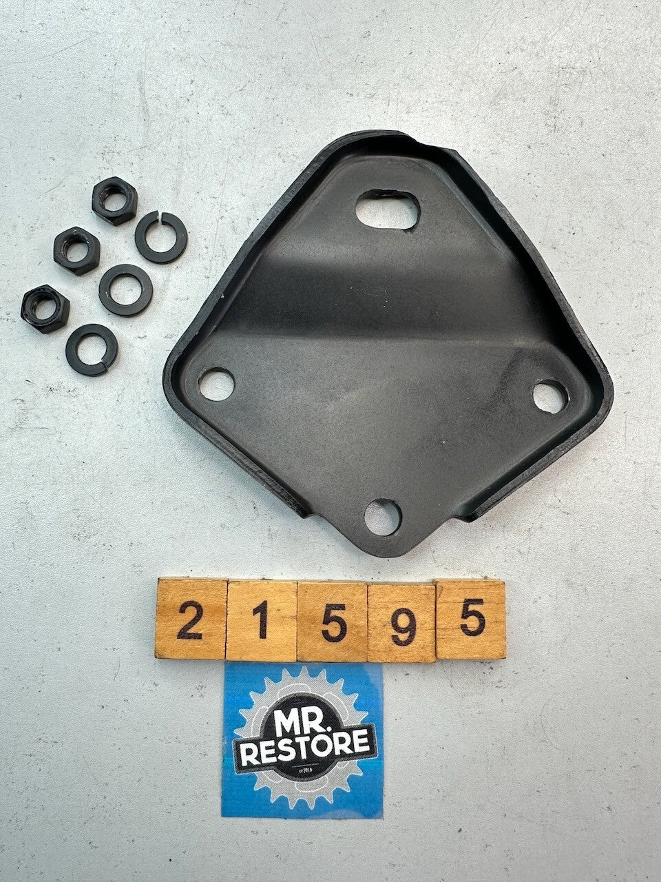 Suzuki GT750 1972-77 OEM Exhaust Pipe Silencer Muffler Bracket & Nuts (painted)