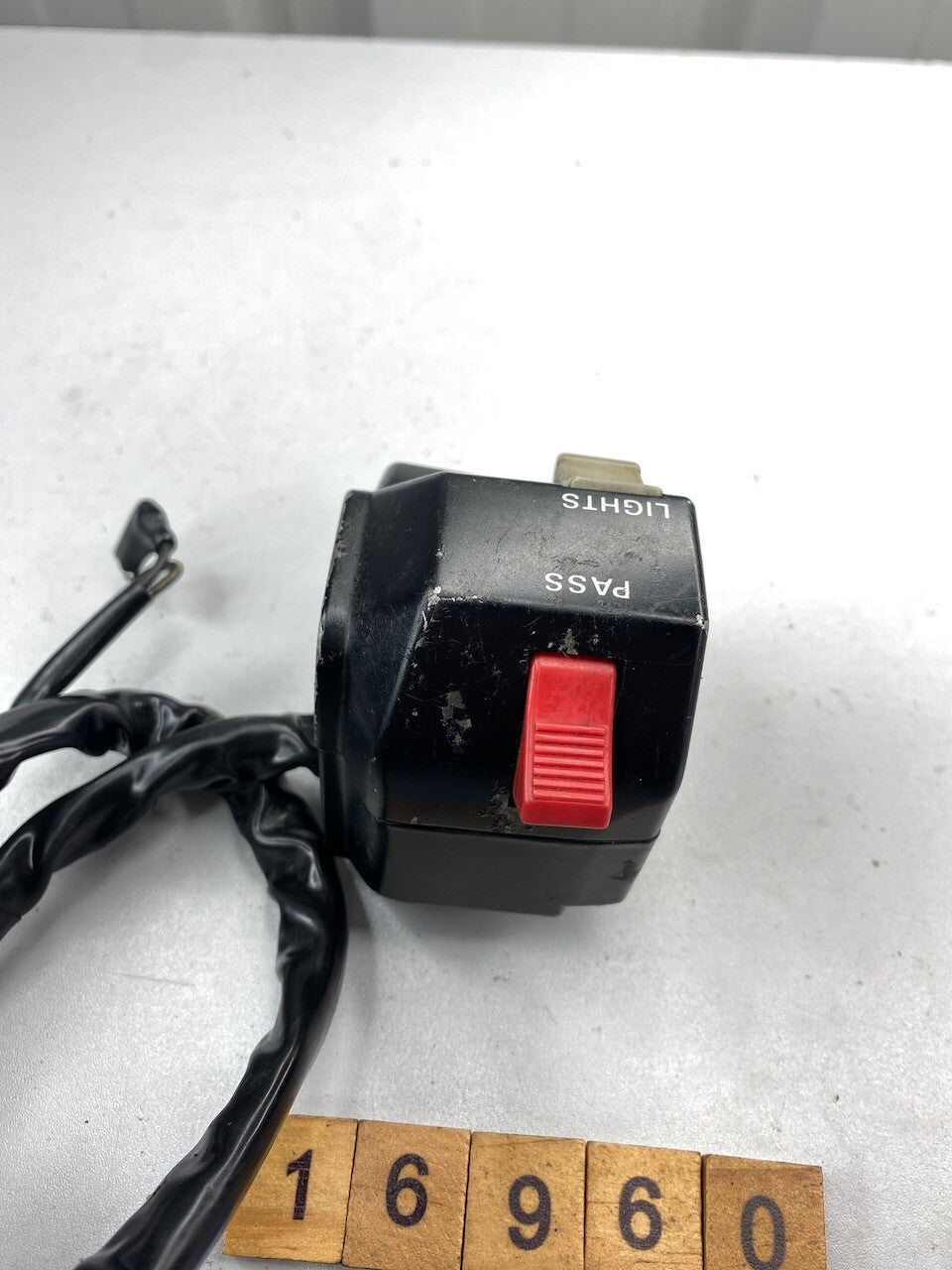 Yamaha FZR250 2KR L/H Handlebar Switch 2KR-83972
