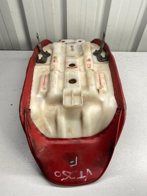 Honda VT250 Seat & Strap - 77200-KE8-0000