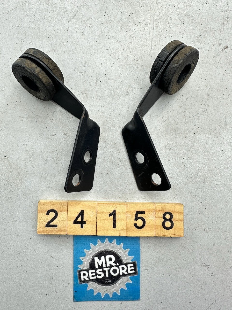 Triumph Daytona Speed Triple Sprint Trident Trophy - Radiator Brackets