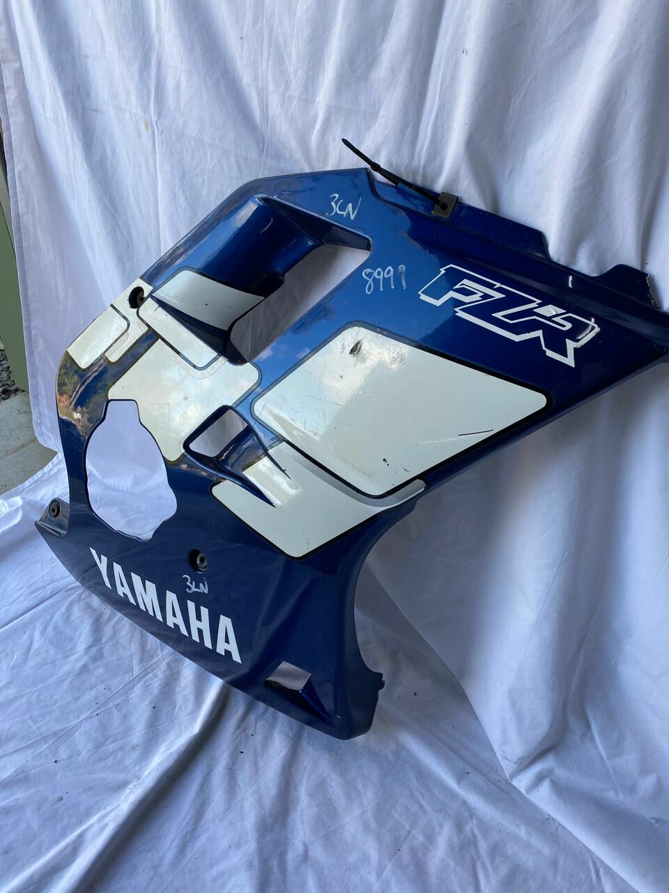 Yamaha FZR250 EXUP 3LN R/H Side Panel