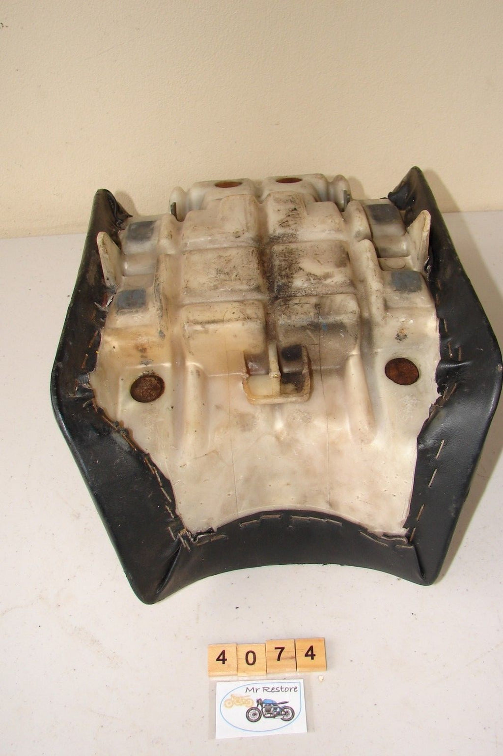 Kawasaki KR250 Seat 53001-1387