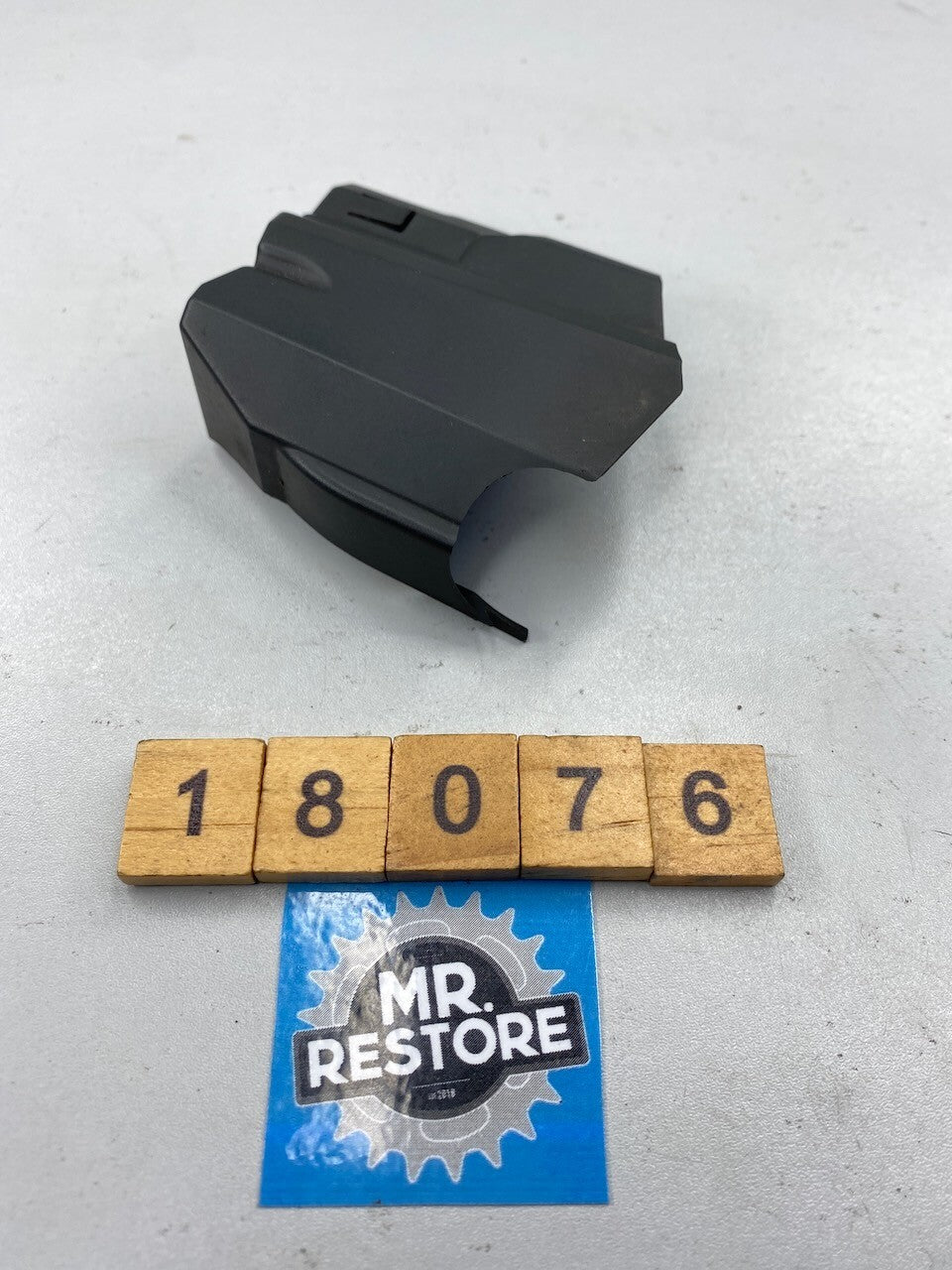BMW R1200 R900 R RT GS R/H Throttle Housing Cover 13547688634