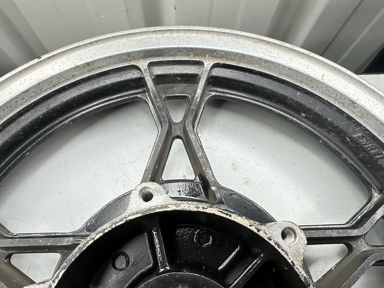 Suzuki GS1100 GS850 GS650 Rear Wheel 17x2.5  64100-49810-291