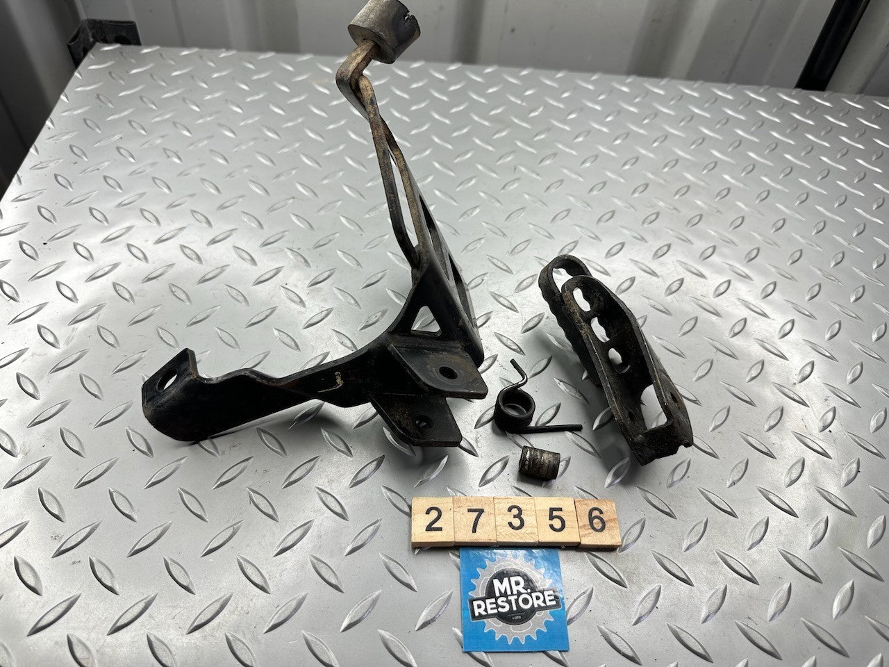 BMW F650GS '99-03' Front Left Foot Rest Peg & Bracket 46717650293