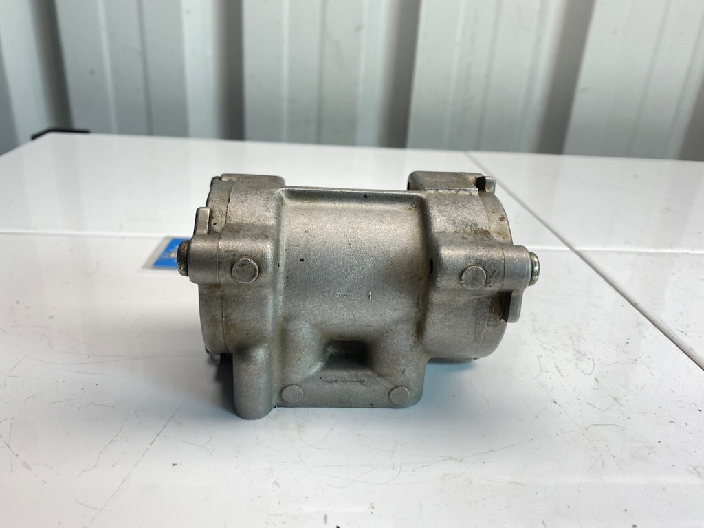 Kawasaki GPZ900R ZX900 GPZ750R Oil Pump Assy. 16082-1060