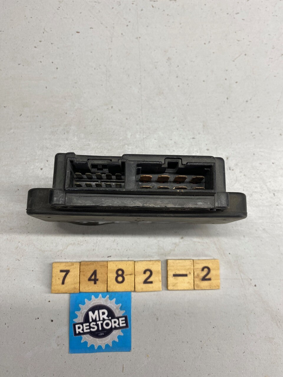 Kawasaki ZZR250 GPX250 & Many More models Junction Fuse Box 26021-1081
