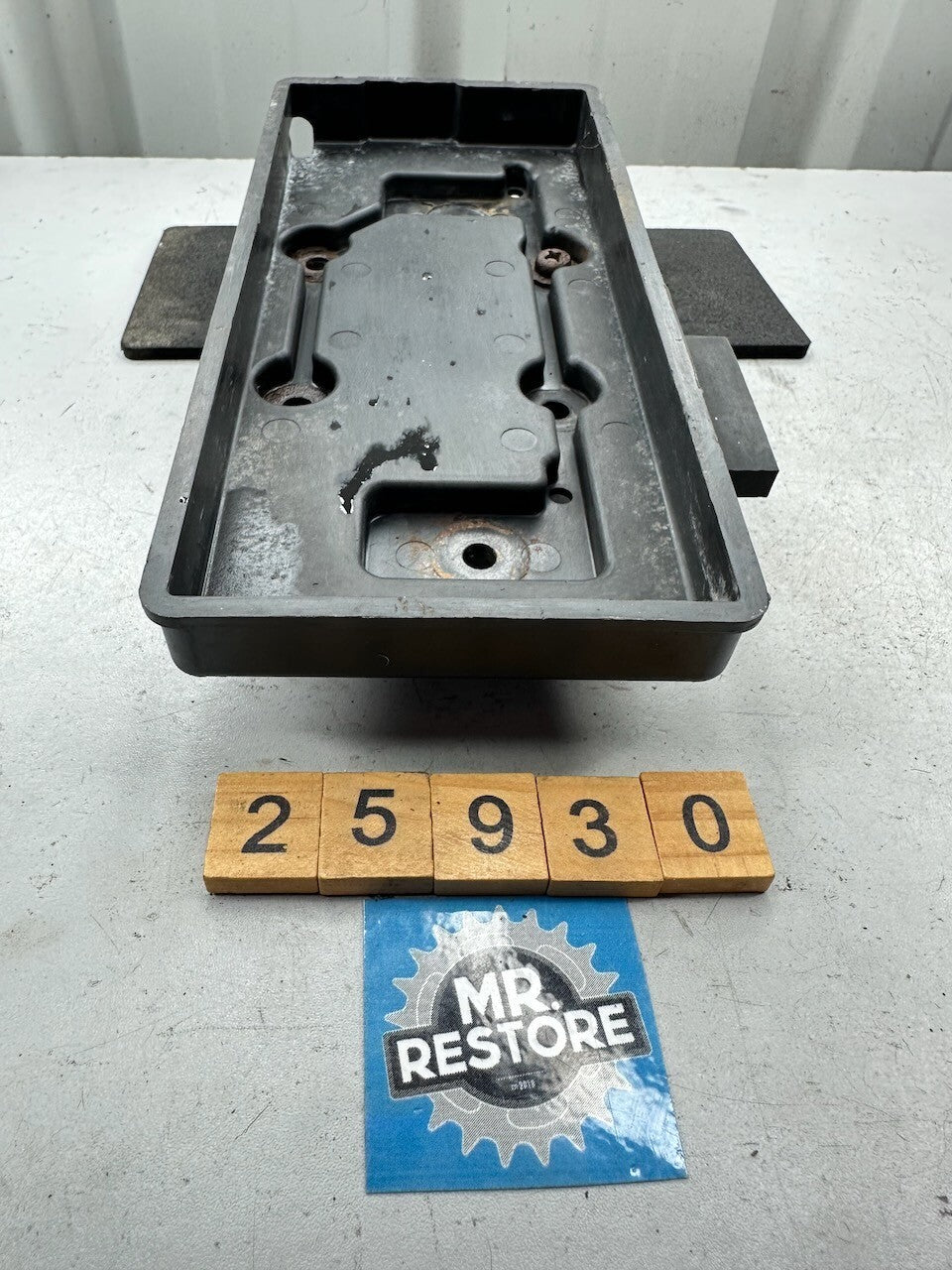 Kawasaki Z1300 KZ1300 '79-82' ZG1300 Battery Case Tray & Mat 32097-1015