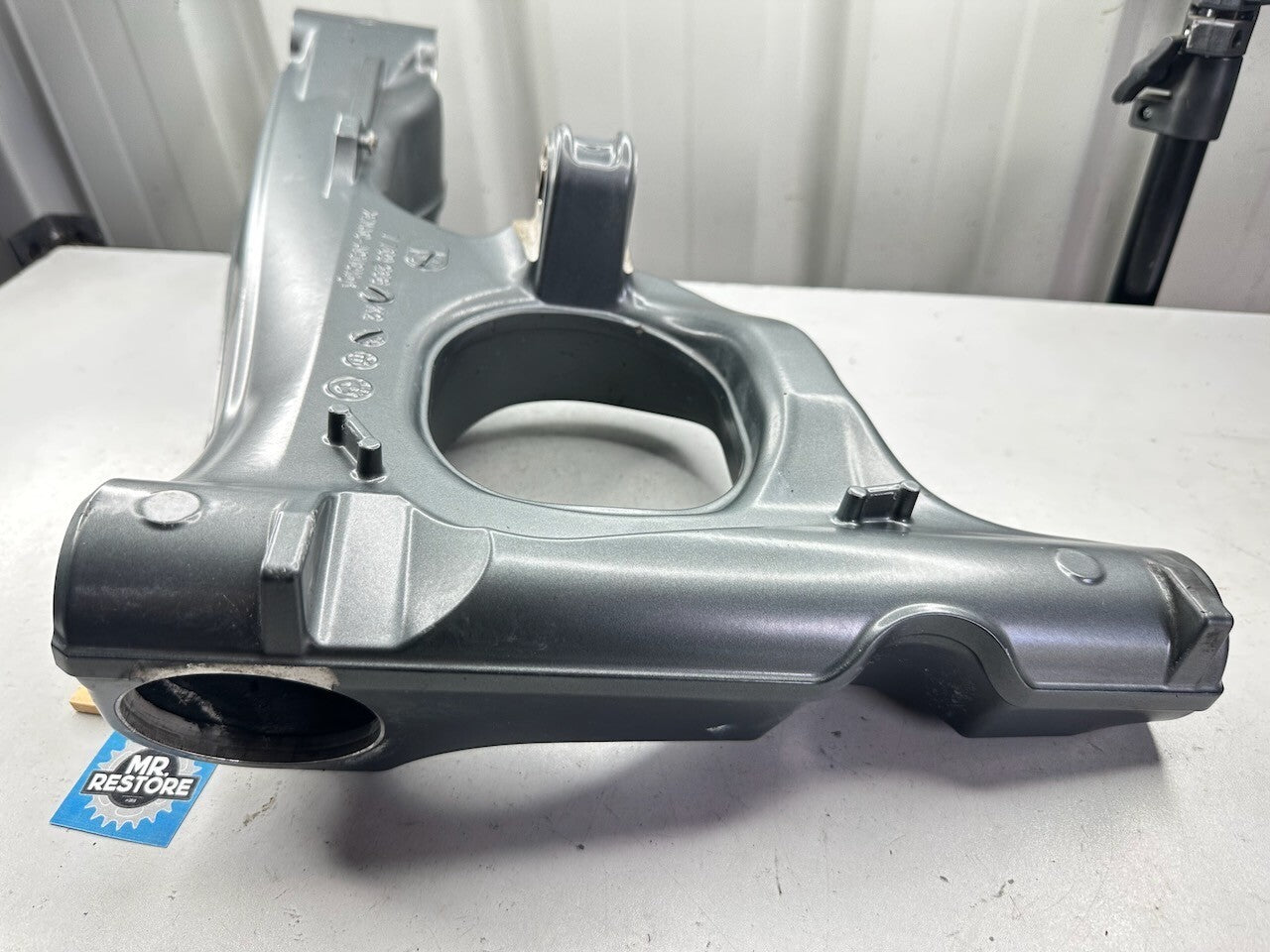 BMW K1300R Rear Suspension Swingarm Frame 7709268 33177709269