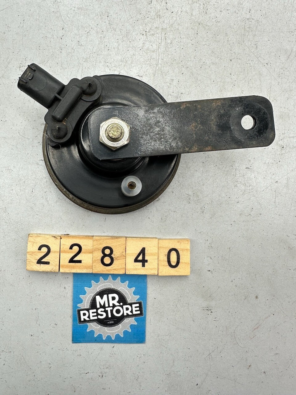BMW R1200GS R1200S R1200R Horn & Bracket 61337671268 61338414392